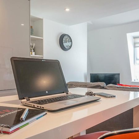 Pure B - Exceptional Views Of Tamar & Royal William Yard With Free Parking & Wifi Lägenhet Plymouth Exteriör bild