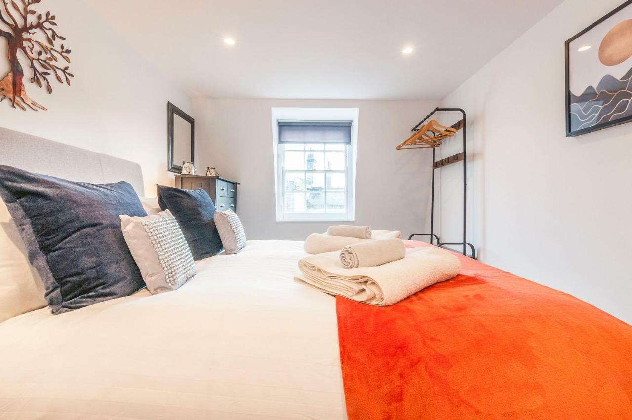 Pure B - Exceptional Views Of Tamar & Royal William Yard With Free Parking & Wifi Lägenhet Plymouth Exteriör bild
