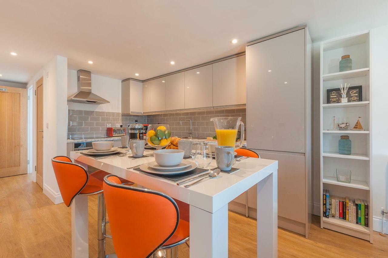 Pure B - Exceptional Views Of Tamar & Royal William Yard With Free Parking & Wifi Lägenhet Plymouth Exteriör bild